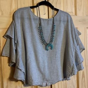 Lightweight top with ruffle sleeves